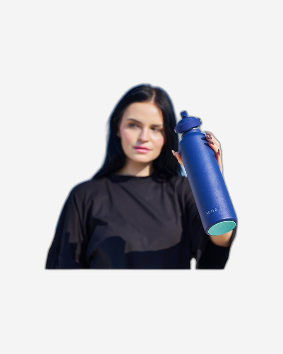 زجاجة مياه مويا "البحر الأسود" المعزولة والمستدامة، سعة 700 مل، باللون الأسود