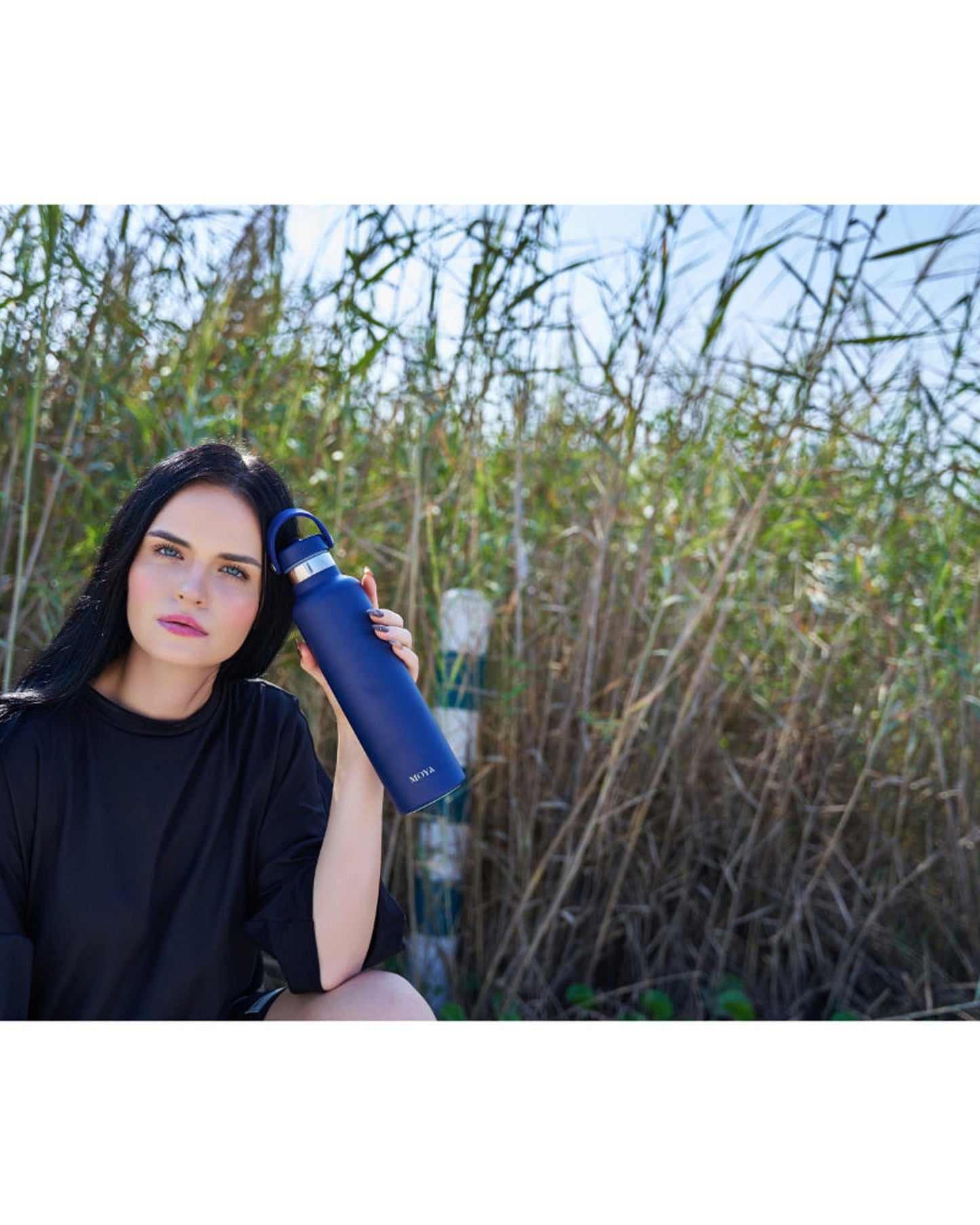 زجاجة مياه مويا "البحر الأسود" المعزولة والمستدامة، سعة 700 مل، باللون الأسود