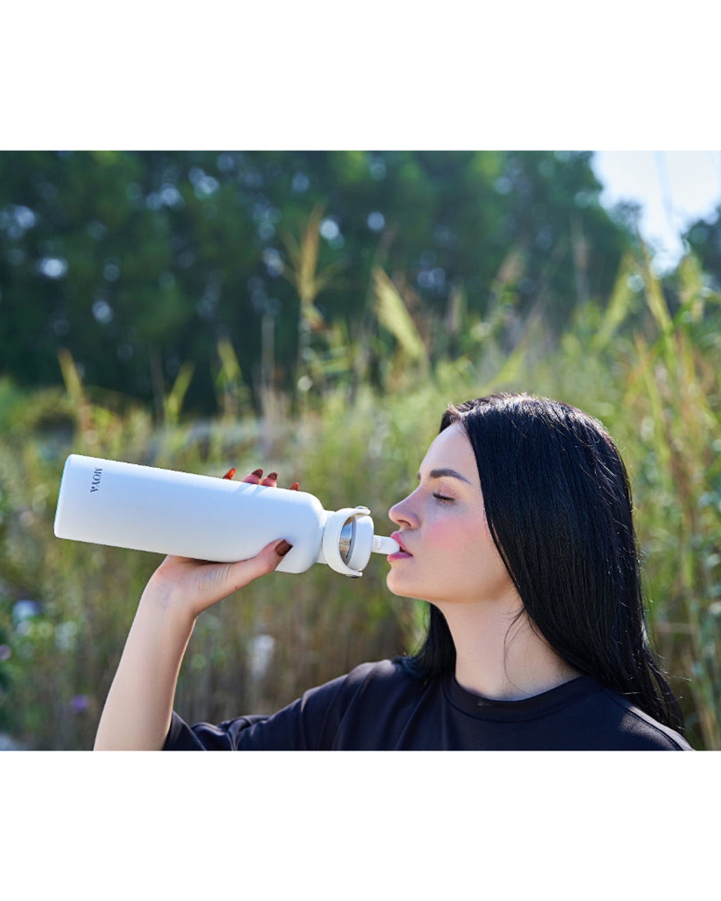 زجاجة مياه مويا "البحر الأسود" المعزولة والمستدامة، سعة 700 مل، باللون الأسود