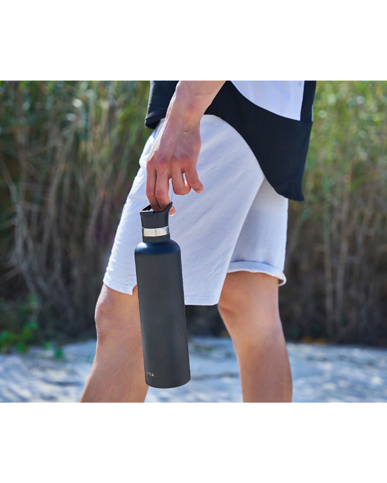 زجاجة مياه مويا "كورال ريف" المعزولة والمستدامة، سعة لتر واحد، باللون الأسود