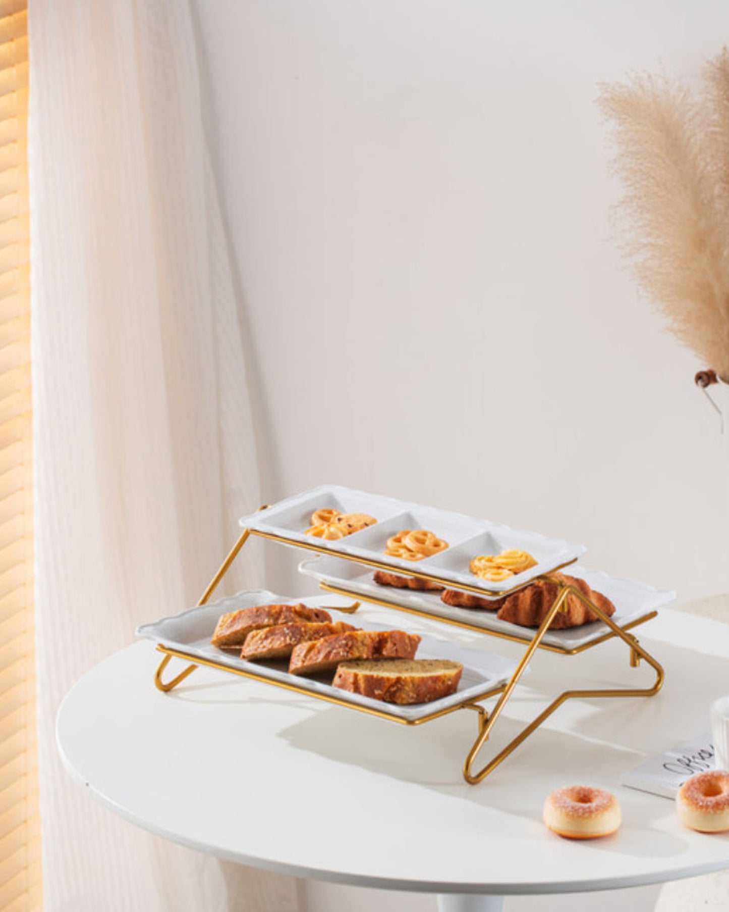 طبق بورسلين أبيض مستطيل أنيق من طبقتين مع حامل ذهبي (طبق صغير 33 سم، طبق كبير 36 سم)