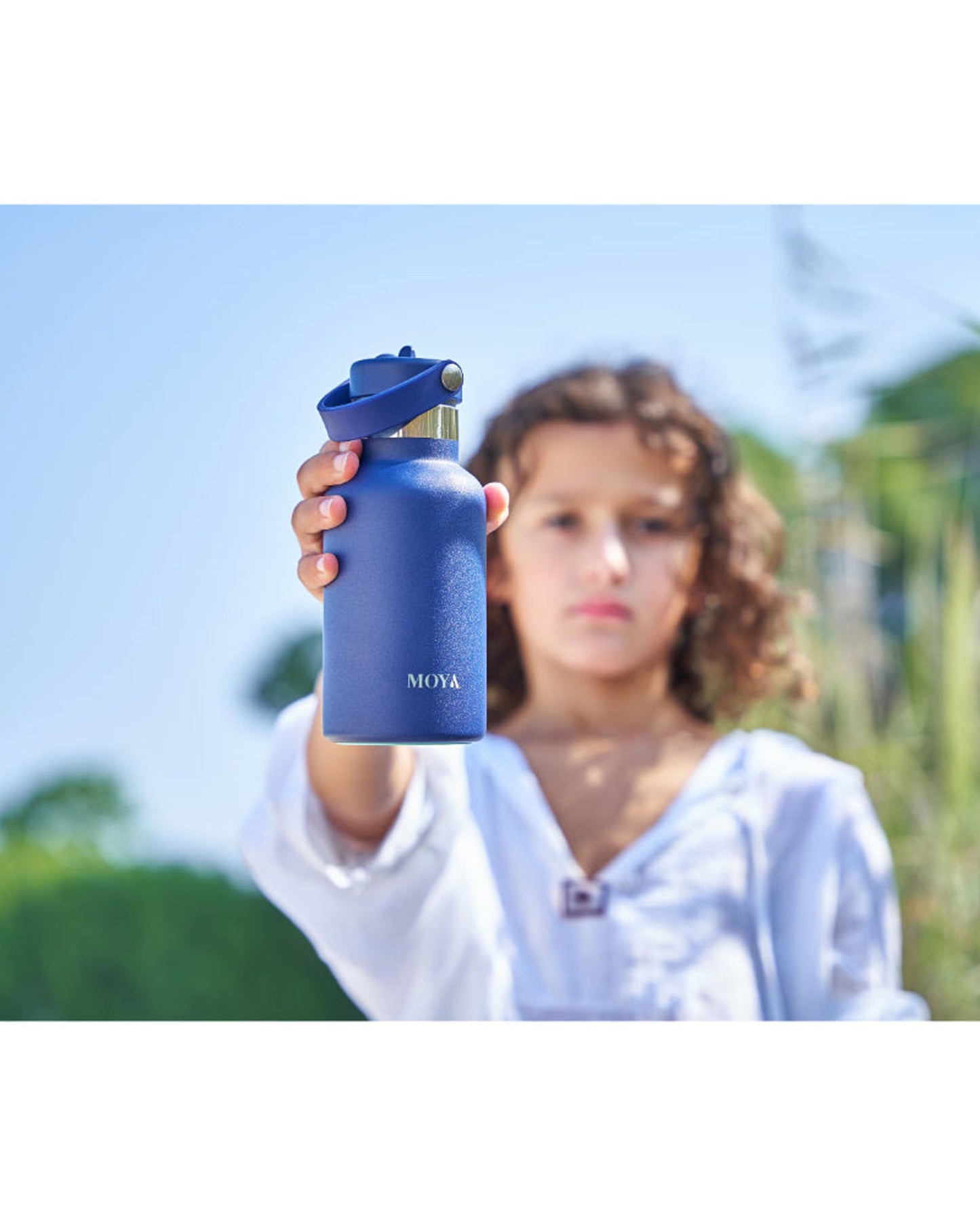 زجاجة مياه مويا "صدفة البحر" المعزولة والمستدامة سعة 350 مل، باللون الأسود