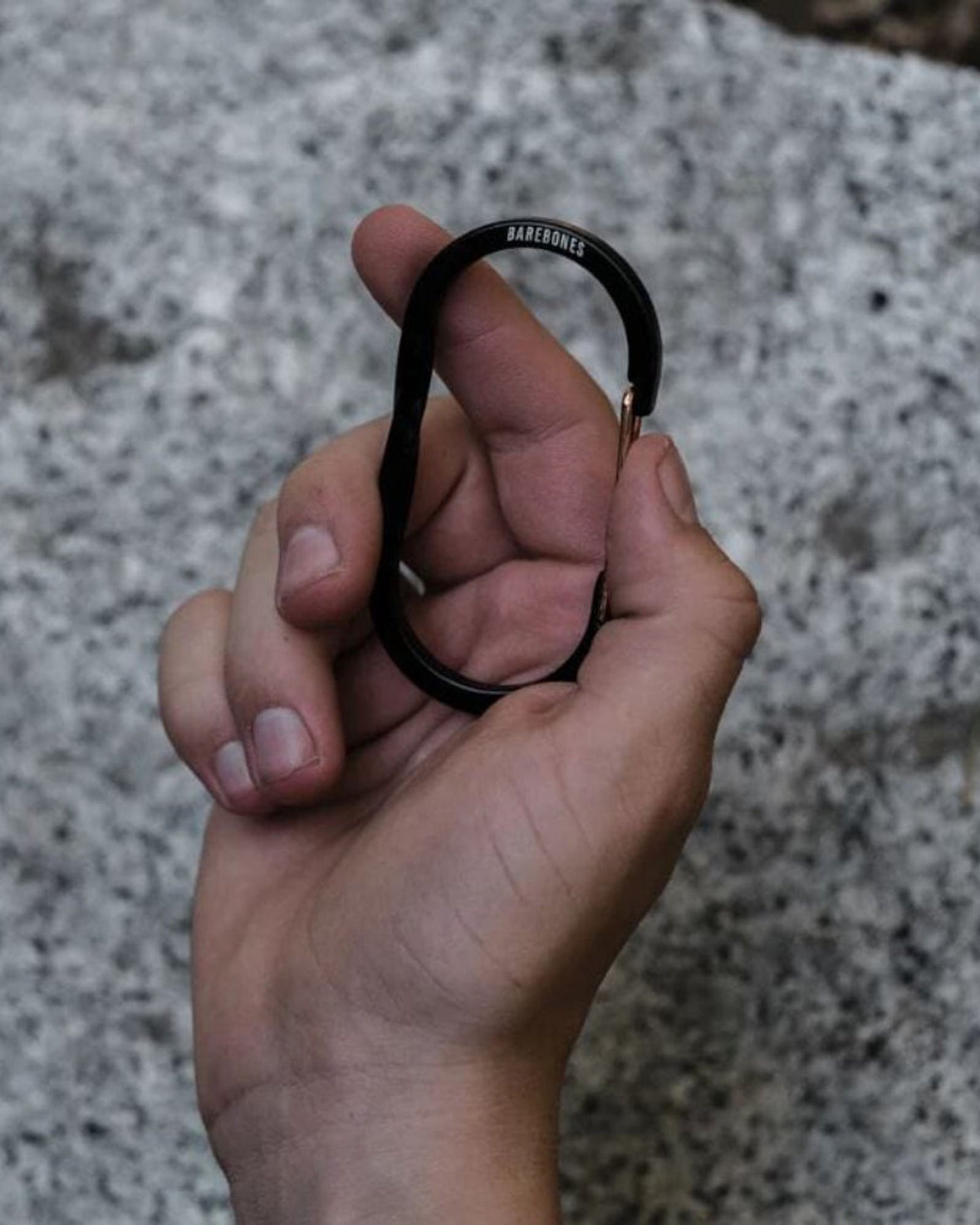 BareBones - حلقة وصل سلكية متوسطة الحجم، قطعتان - أسود
