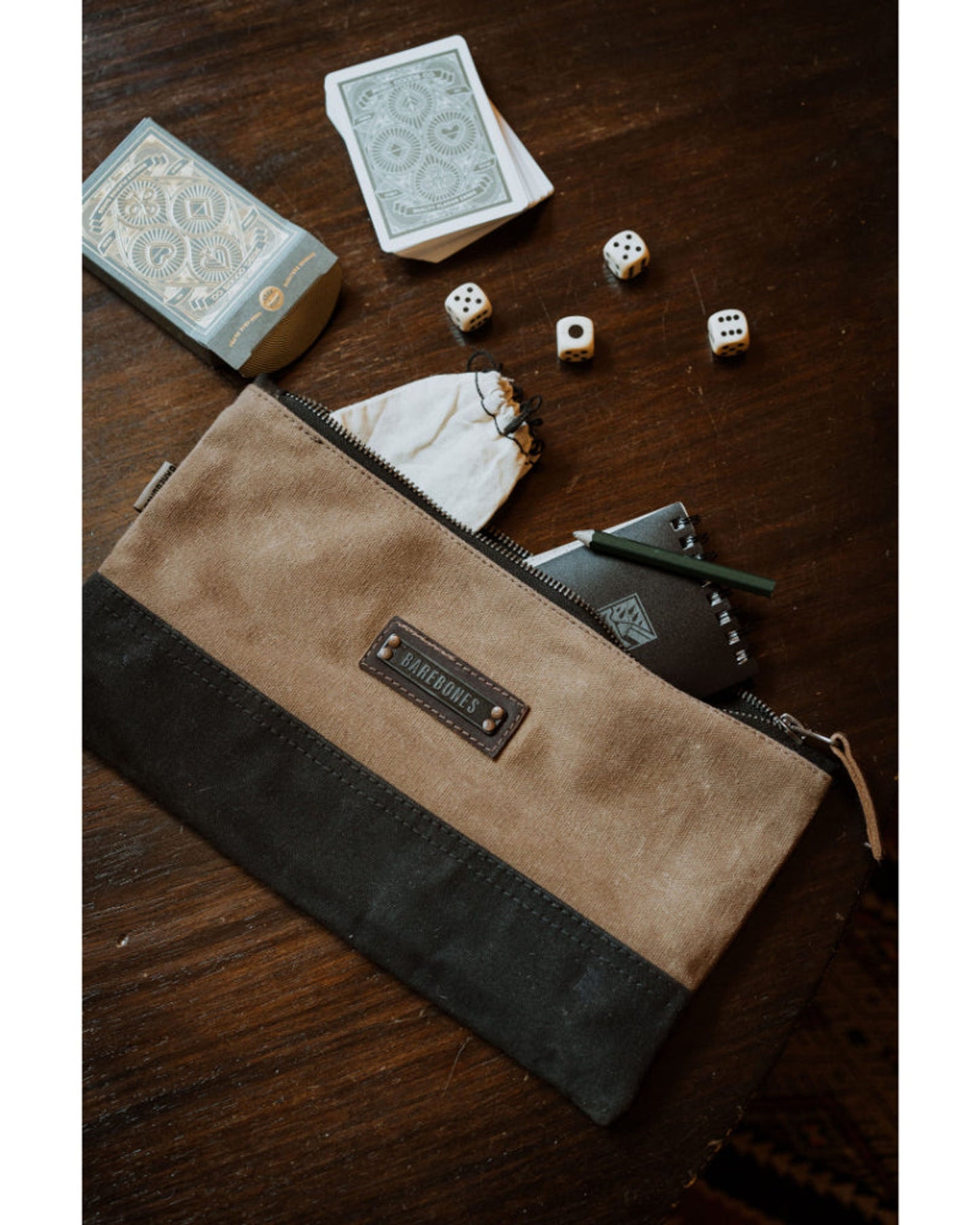 BareBones - حقيبة نيلوم صغيرة بسحاب (كاكي)