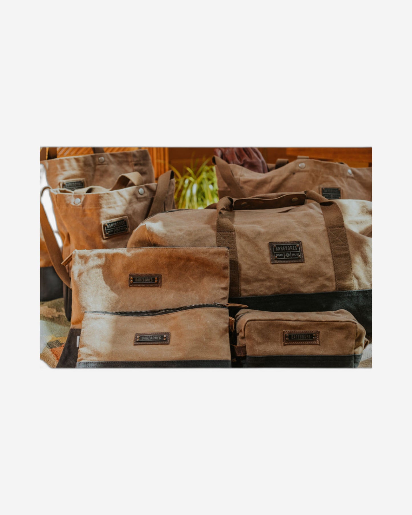 BareBones - حقيبة نيلوم كبيرة بسحاب (كاكي)