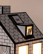 مصباح مكتب سيليتي من الورق المُعاد تدويره "تشغيل/إيقاف"