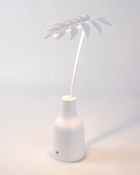 مصباح طاولة سيليتي على شكل ورقة شجر ستيلو من الراتنج والمعدن