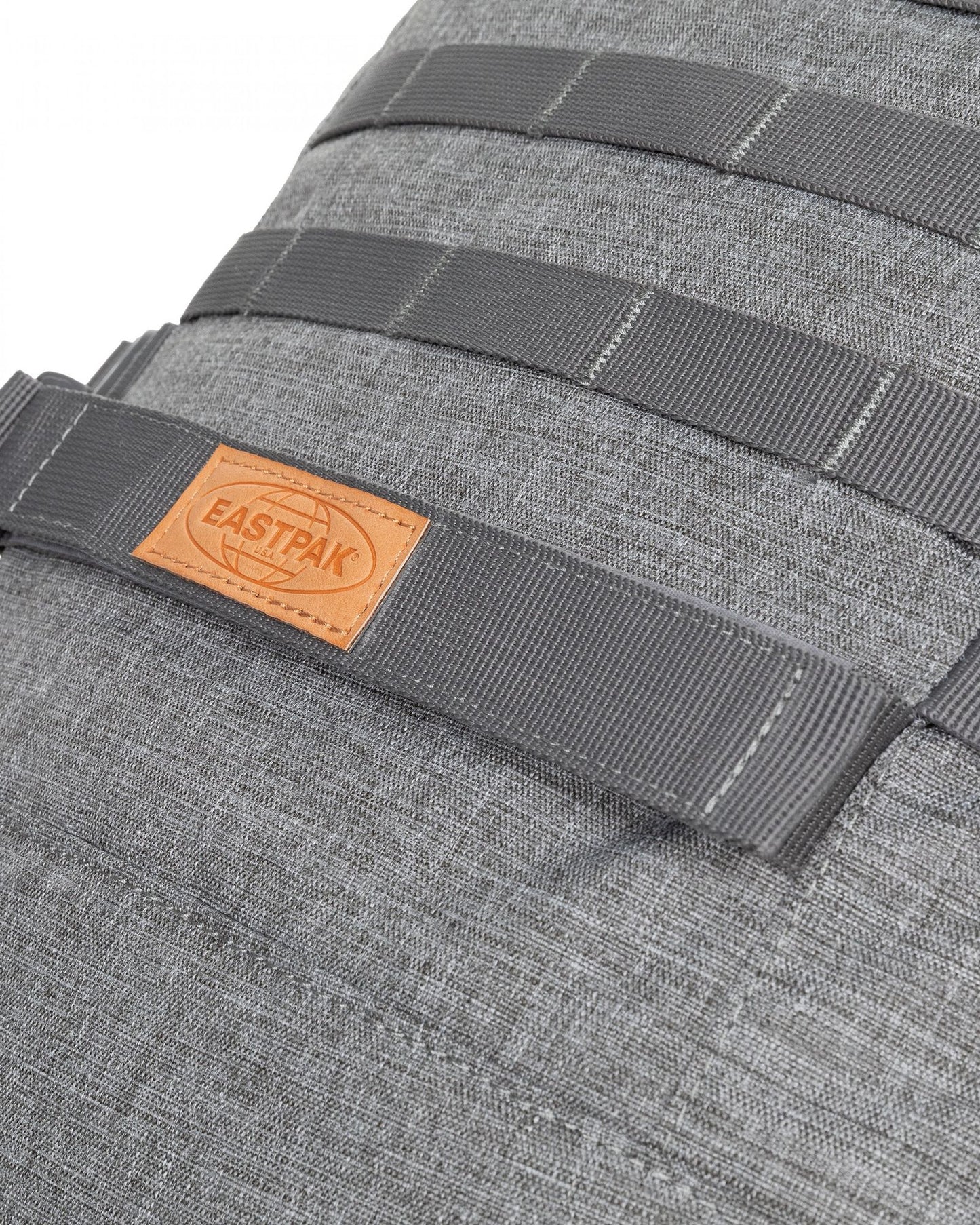 حقيبة ظهر كبيرة للكمبيوتر المحمول من إيستباك فلويد تاكت إل سي إس صنداي غراي 2