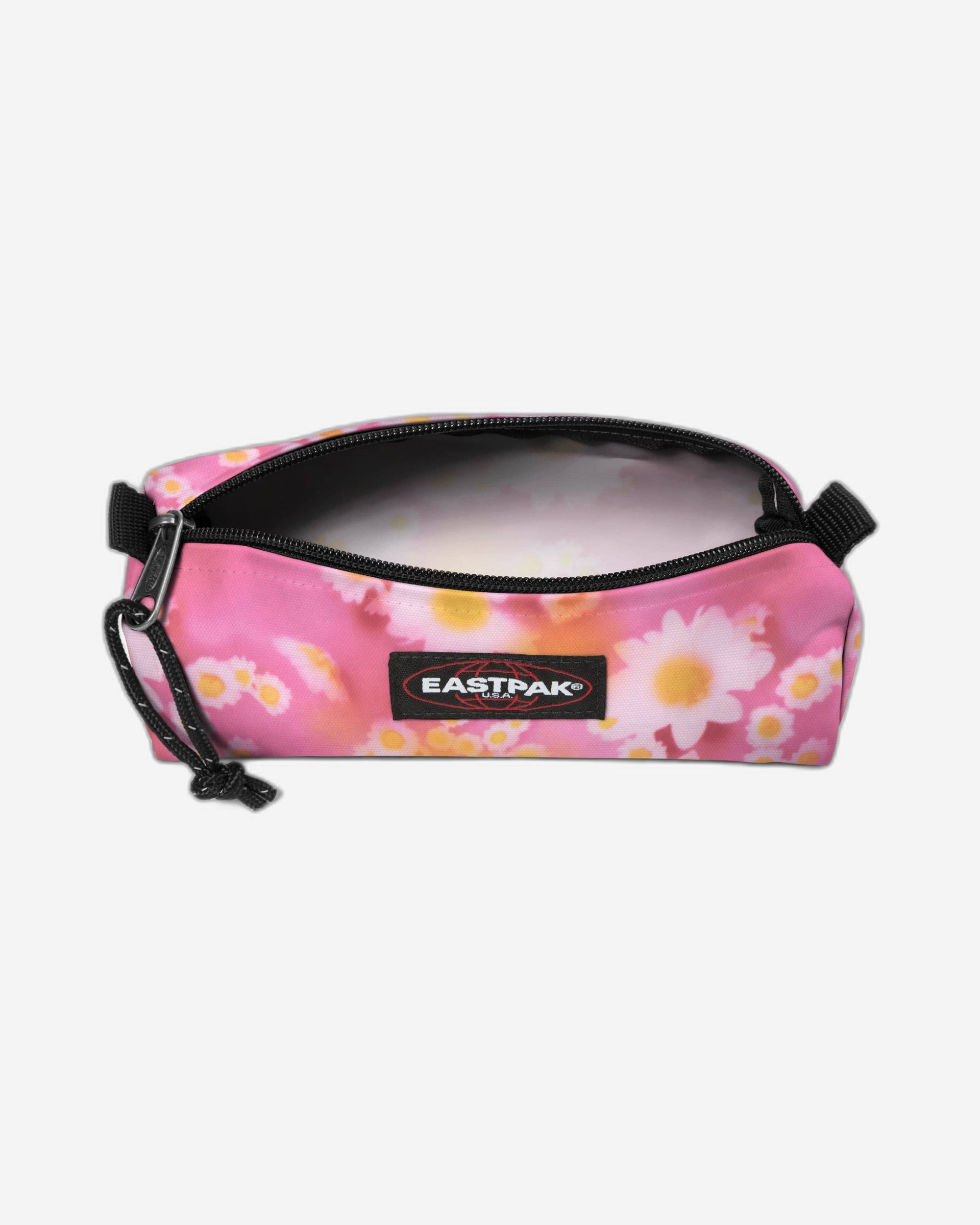 حافظة أقلام إيست باك بنشمارك سينجل ناعمة وردية اللون صغيرة - EK0003727D2