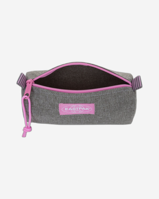 مقلمة أقلام صغيرة رمادية اللون من إيستباك بنشمارك، مخططة بنمط متباين واحد