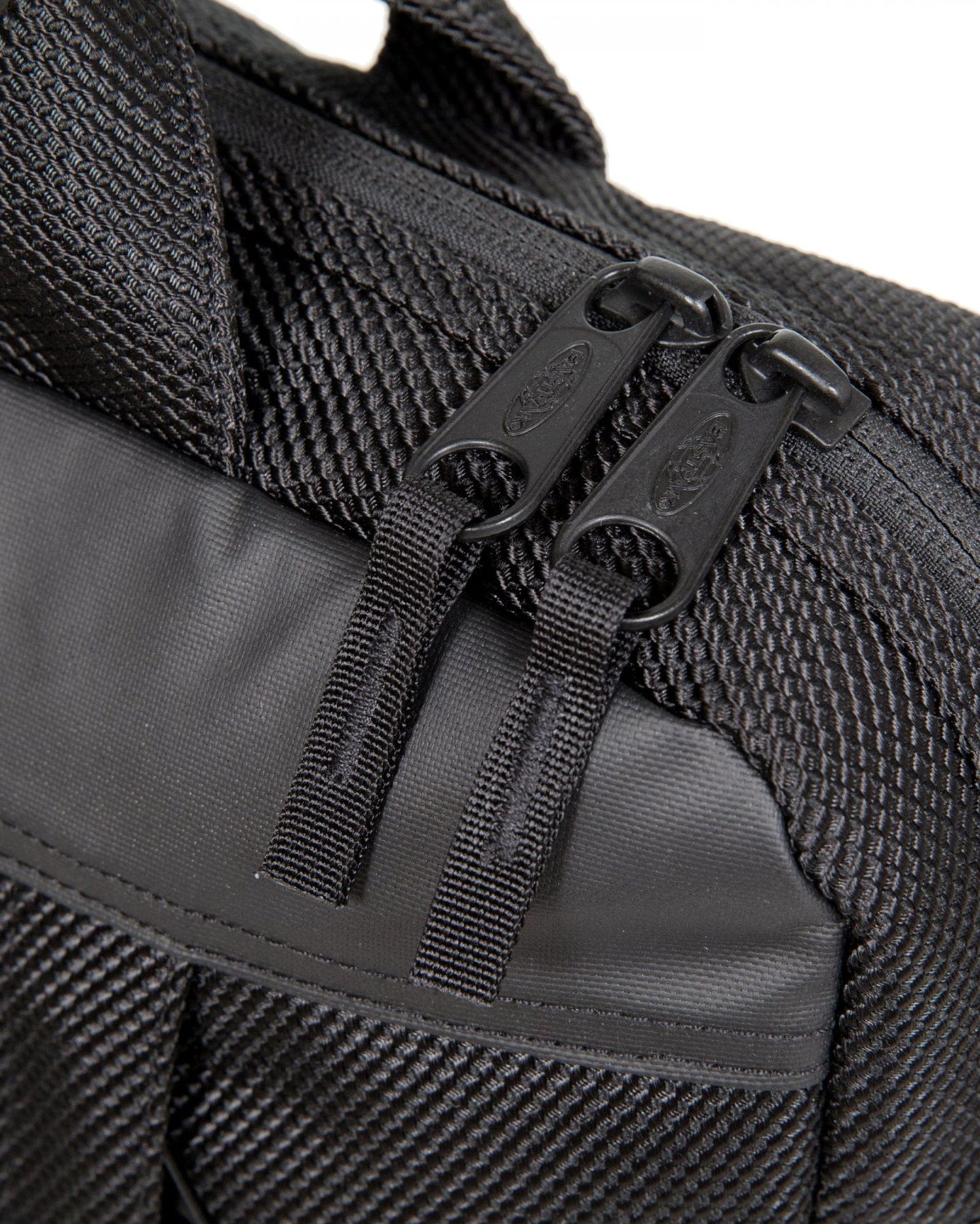 حقيبة كمبيوتر محمول إيستباك أكتون سي إن إن سي تي كوت متوسطة الحجم - EK00042F80W1