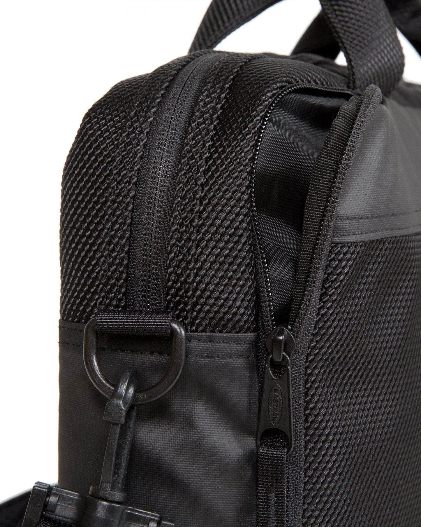 حقيبة كمبيوتر محمول إيستباك أكتون سي إن إن سي تي كوت متوسطة الحجم - EK00042F80W1