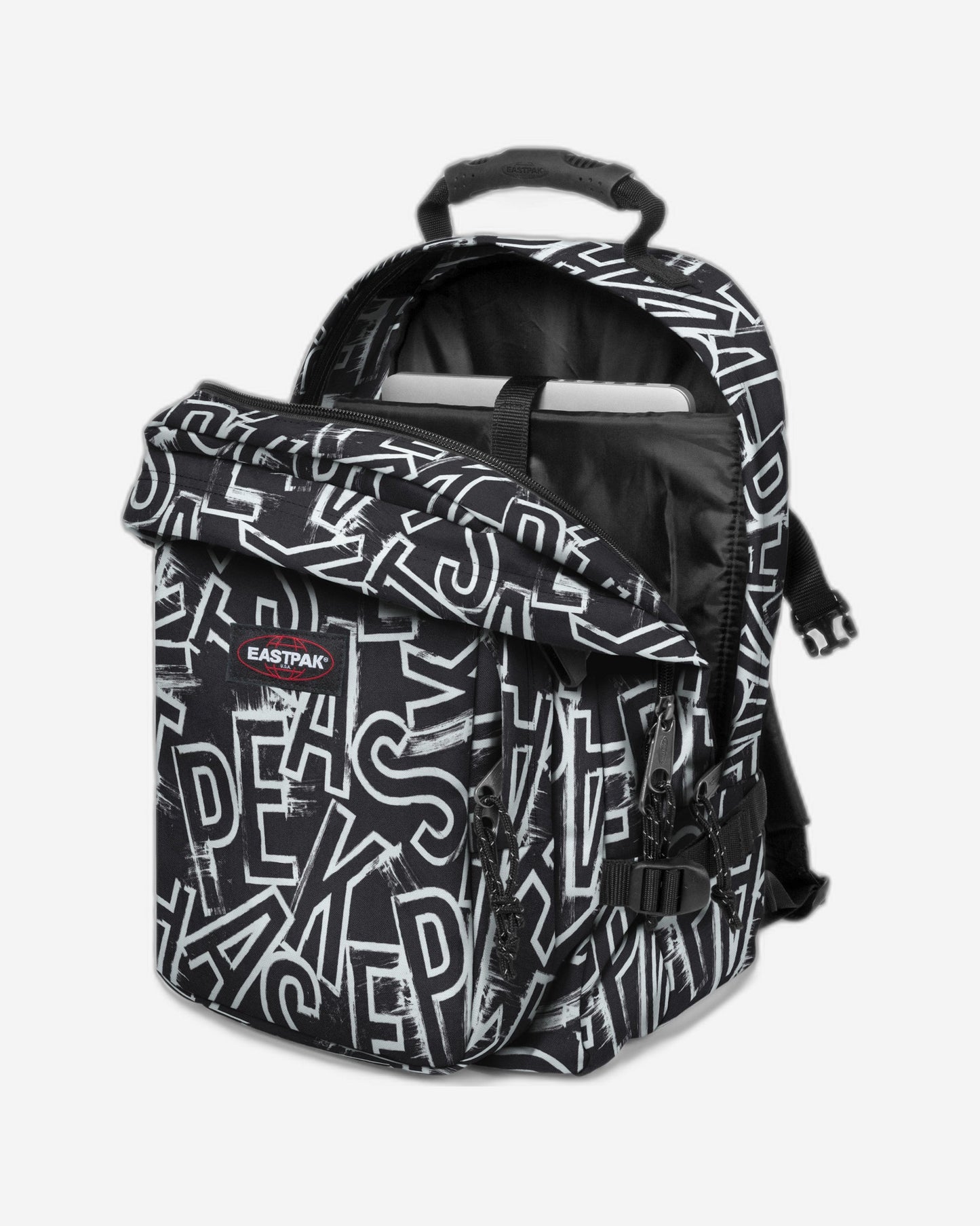 حقيبة ظهر سوداء تحمل شعار مزود خدمة Eastpak Ep