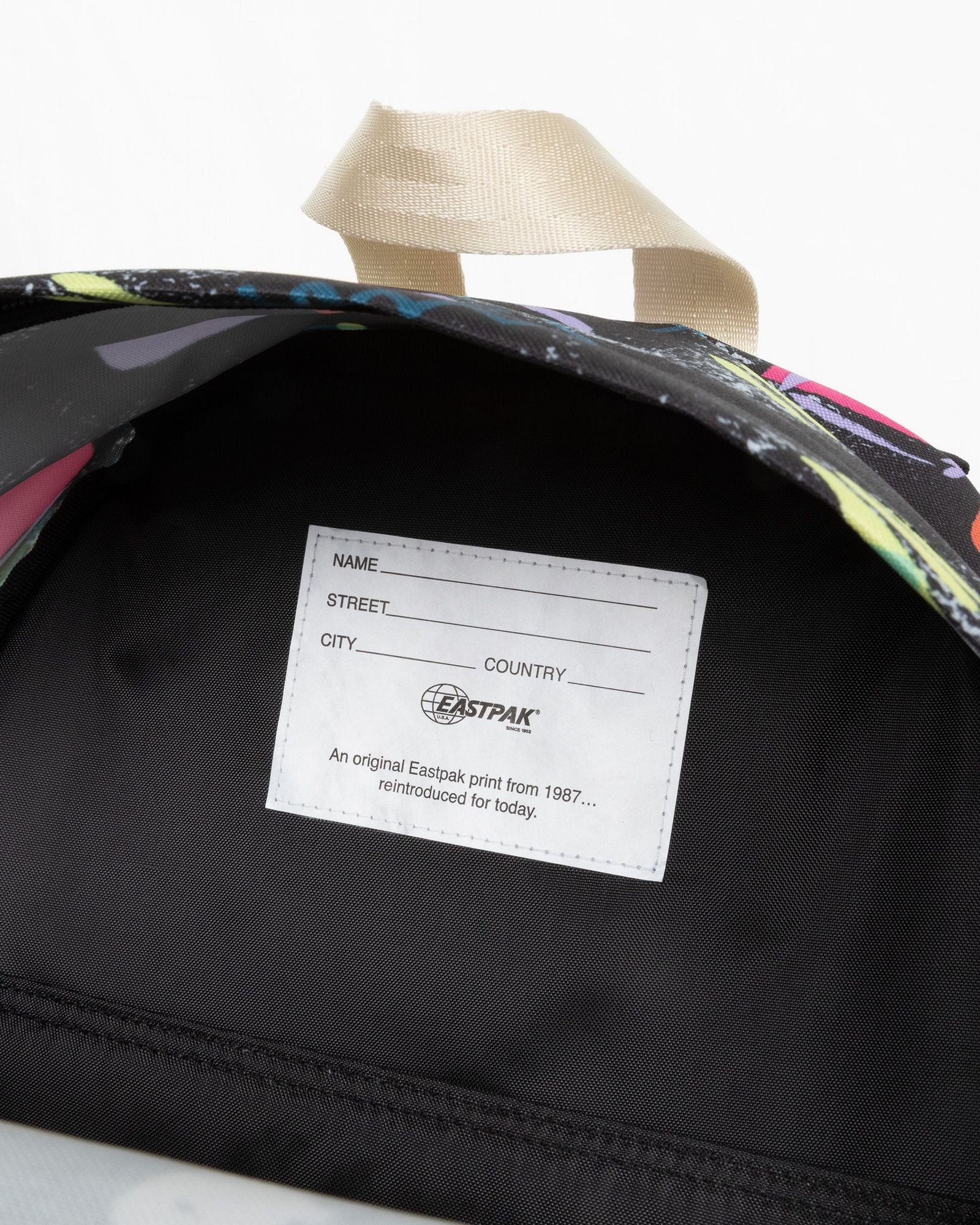 حقيبة ظهر Eastpak Padded Pak'R City Lites متوسطة الحجم - EK0006206O41