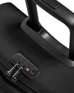 حقيبة سفر إيست باك ترانفيرز إم سوداء متوسطة الحجم بعجلات - EK00062L0081