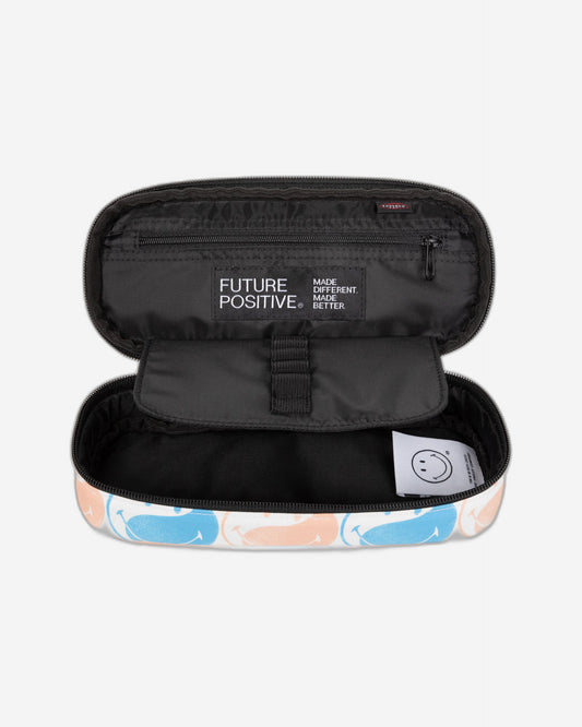 حافظة أقلام صلبة كبيرة بيضاوية الشكل من إيست باك، بتصميم ابتسامة واحدة - EK0007175K31