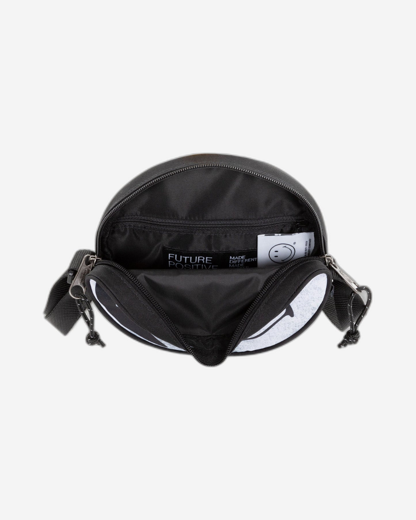 حقيبة كروس صغيرة من إيستباك آدا سمايلي واي واي