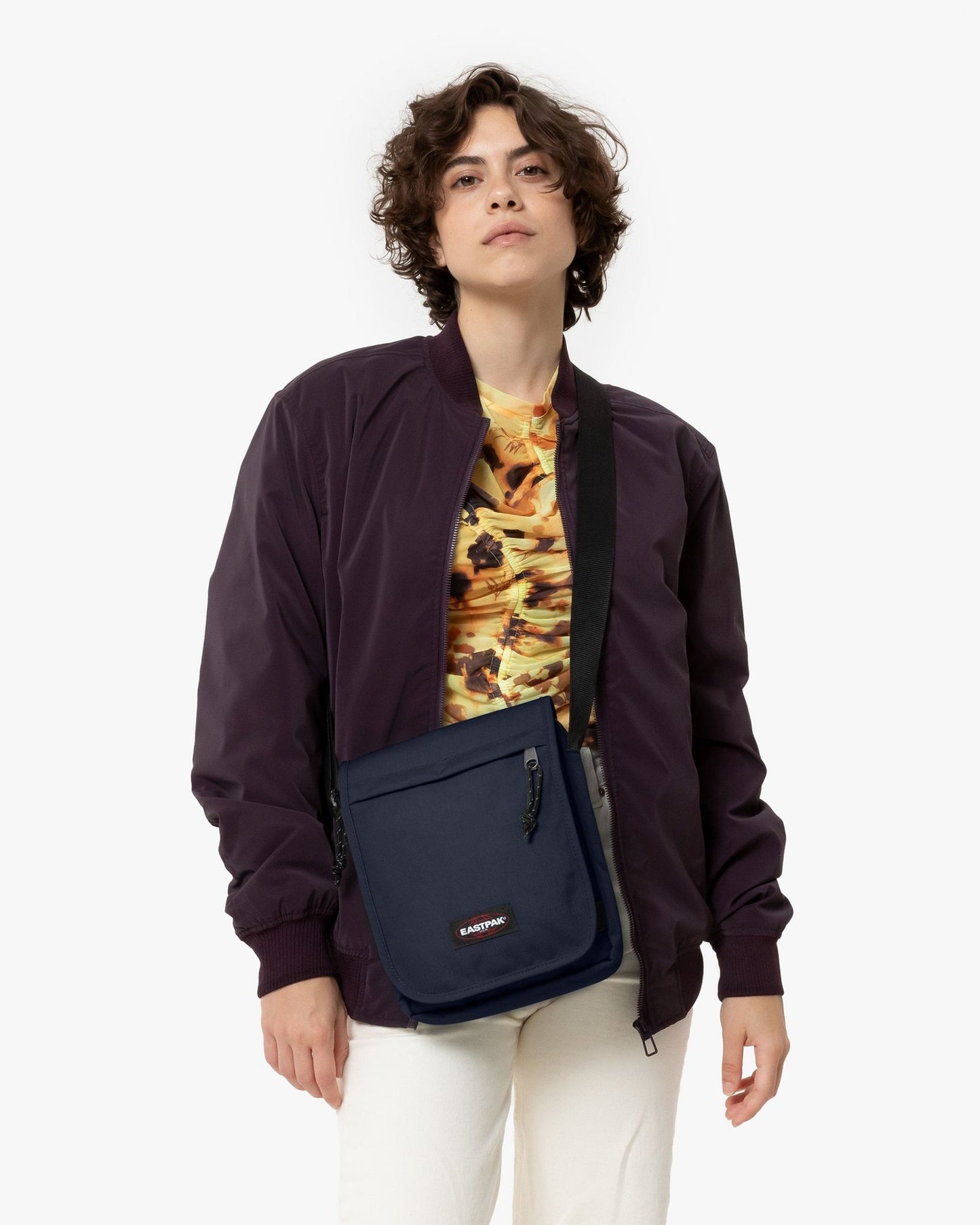 حقيبة كروس متوسطة الحجم من إيستباك فليكس ألترا مارين