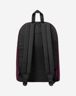 حقيبة ظهر Eastpak Out Of Office Plum Purple متوسطة الحجم مع حماية للكمبيوتر المحمول - EK0007671O31