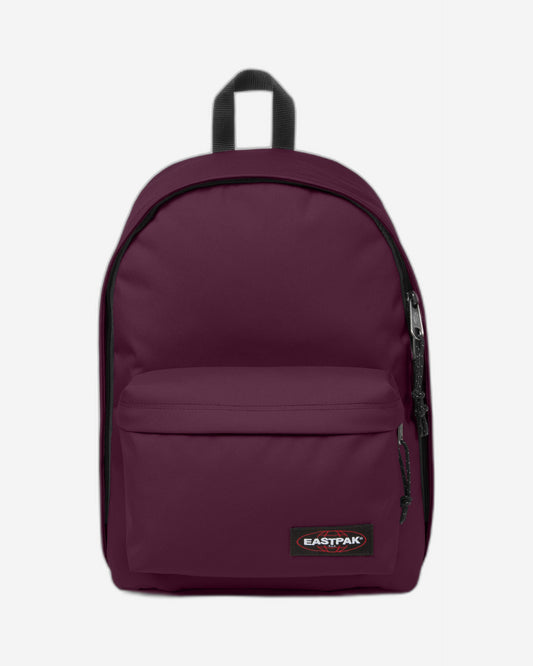 حقيبة ظهر Eastpak Out Of Office Plum Purple متوسطة الحجم مع حماية للكمبيوتر المحمول - EK0007671O31