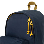 حقيبة ظهر Eastpak Out Of Office Kontraststmarin متوسطة الحجم مع حماية للكمبيوتر المحمول - EK0007675O81