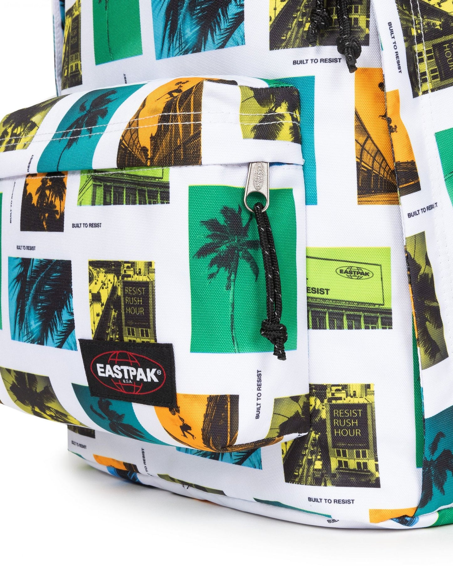 حقيبة ظهر بيضاء من إيستباك سيتي باي، إصدار "خارج المكتب".