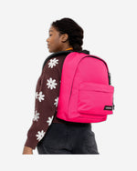 حقيبة ظهر إيست باك متوسطة الحجم باللون الوردي اللامع للاستخدام خارج المكتب - EK000767U291