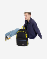 حقيبة ظهر إيستباك متوسطة الحجم بتصميم "خارج المكتب" بلون الليمون الفاتح - EK000767U681