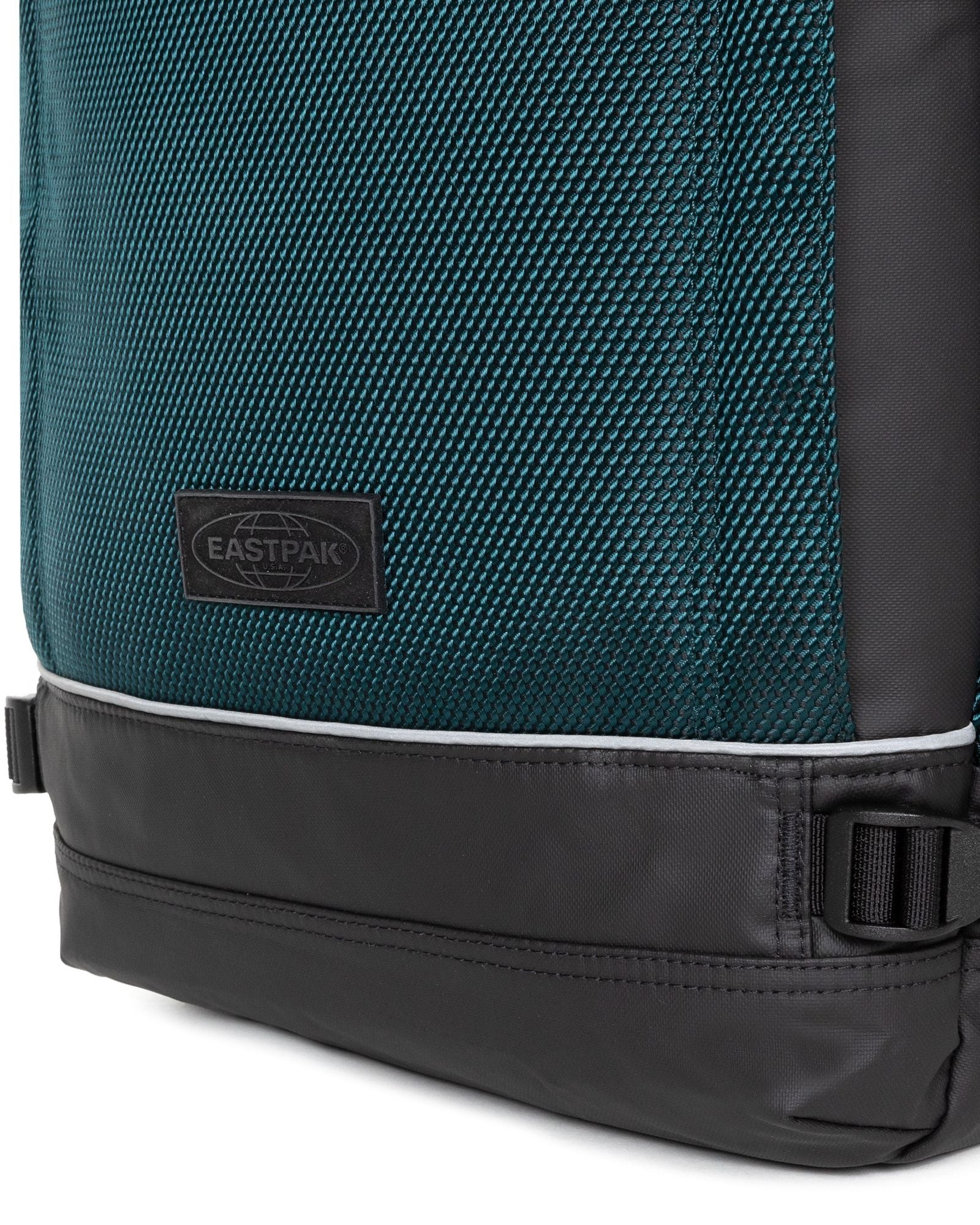 حقيبة ظهر متوسطة الحجم من إيستباك تيكوم M Cnnct بترولية - EK00091D1F41