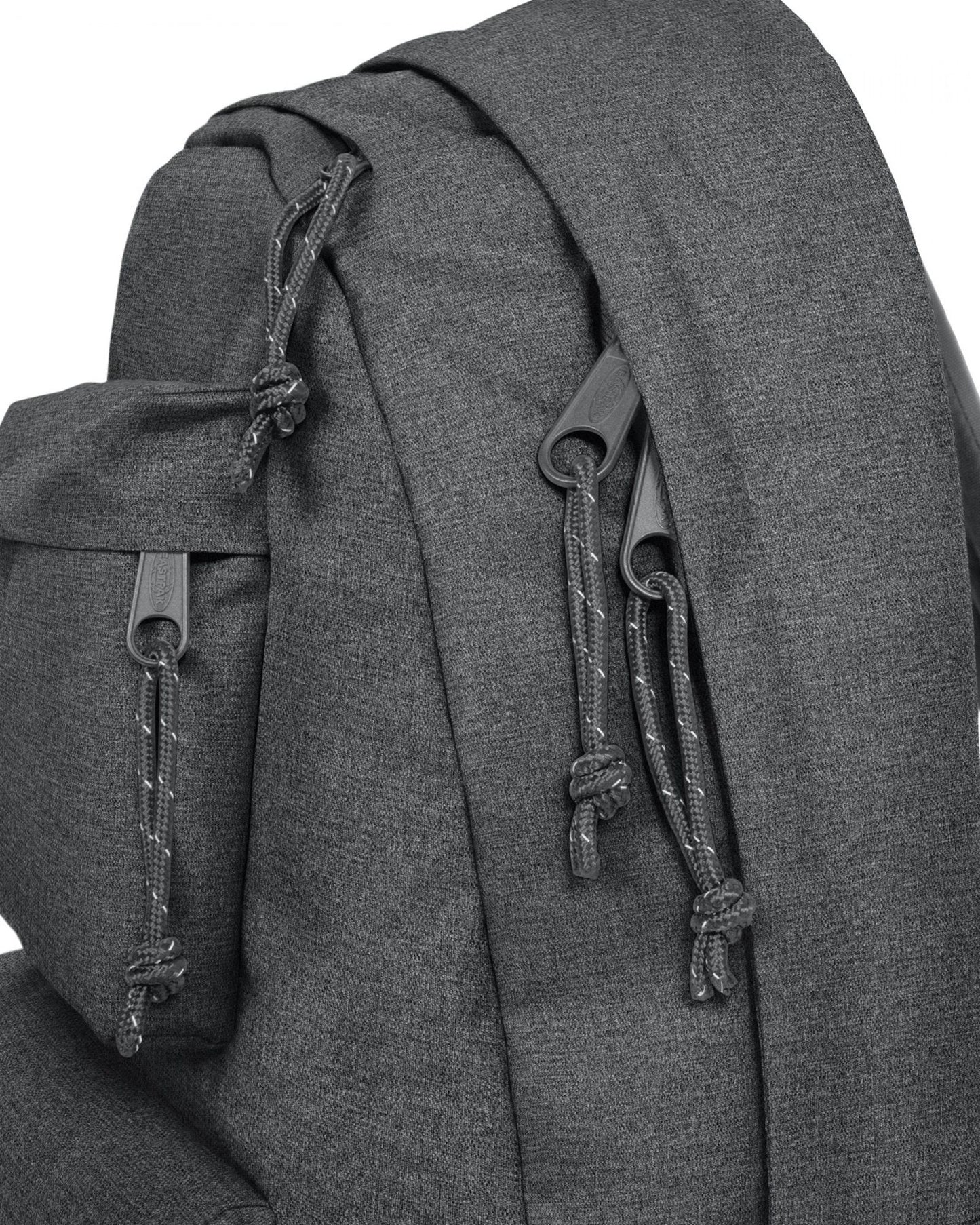 حقيبة ظهر كبيرة مبطنة مزدوجة من قماش الدنيم الأسود من إيستباك