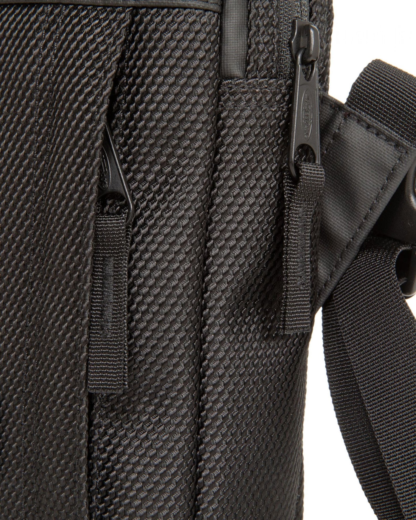 حقيبة كروس صغيرة من إيستباك ذا ون سي إن إن سي تي كوت - EK0A5B8180W