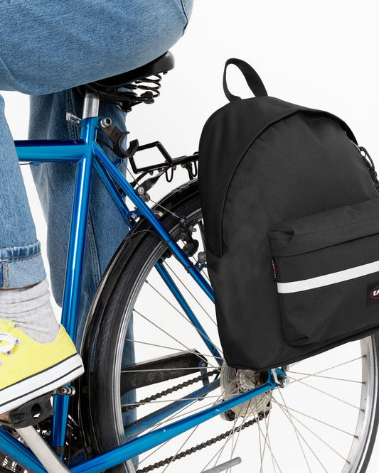 حقيبة ظهر إيست باك مبطنة متوسطة الحجم للدراجات الهوائية - EK0A5BBK0081