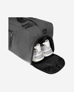 حقيبة دافل إيست باك دافل آر إل سوداء كبيرة من قماش الدنيم - EK0A5BER77H1