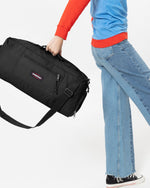 حقيبة دافل إيست باك دافل آر إم سوداء متوسطة الحجم - EK0A5BES008