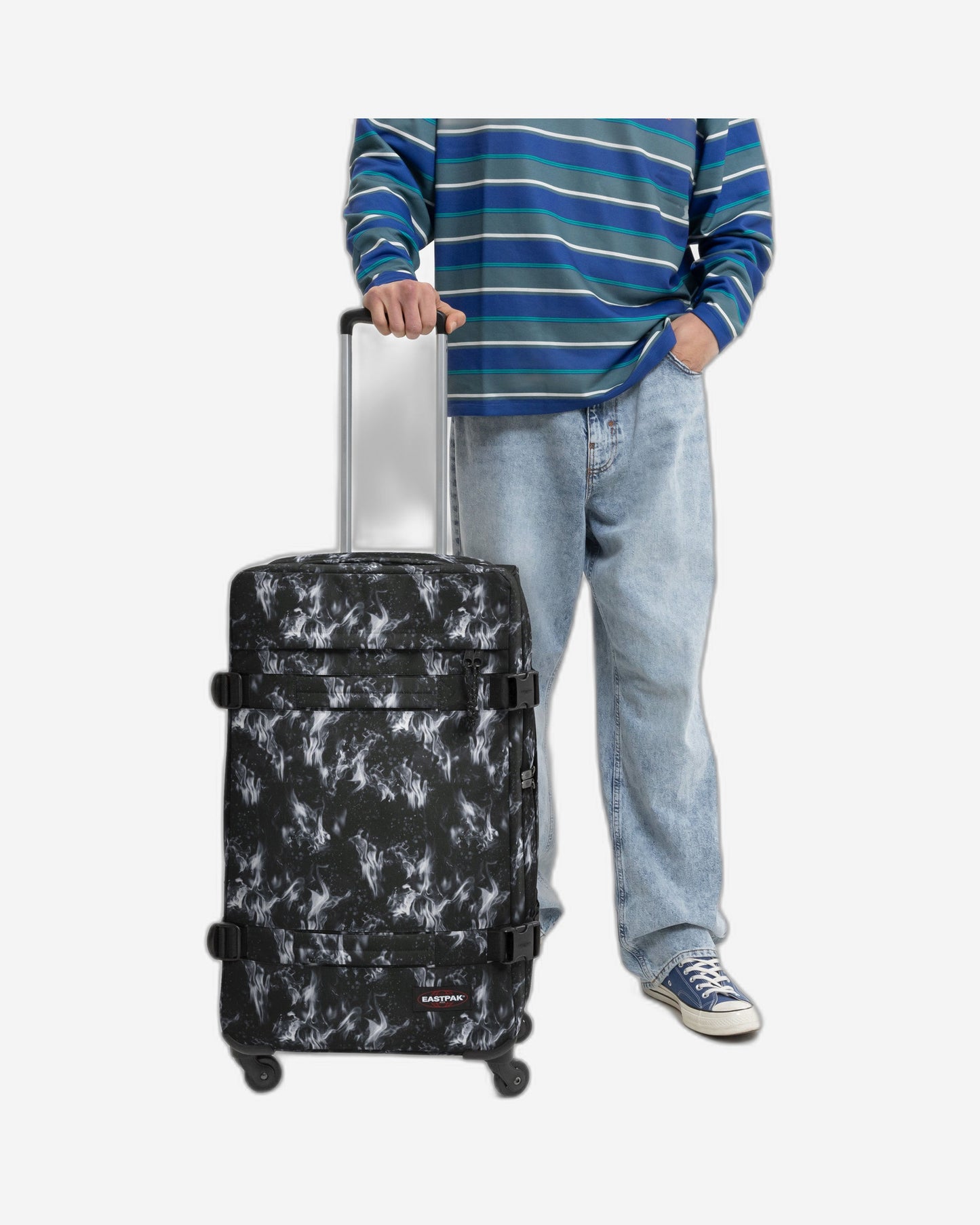 حقيبة سفر إيستباك ترانزيت آر ٤ إم فليم دارك متوسطة الحجم بأربع عجلات وناعمة - EK0A5BFJ7J31