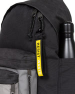 حقيبة ظهر إيست باك باديد بوكيت آر دبليو رمادية متوسطة الحجم للكمبيوتر المحمول - EK0A5BFT4E6