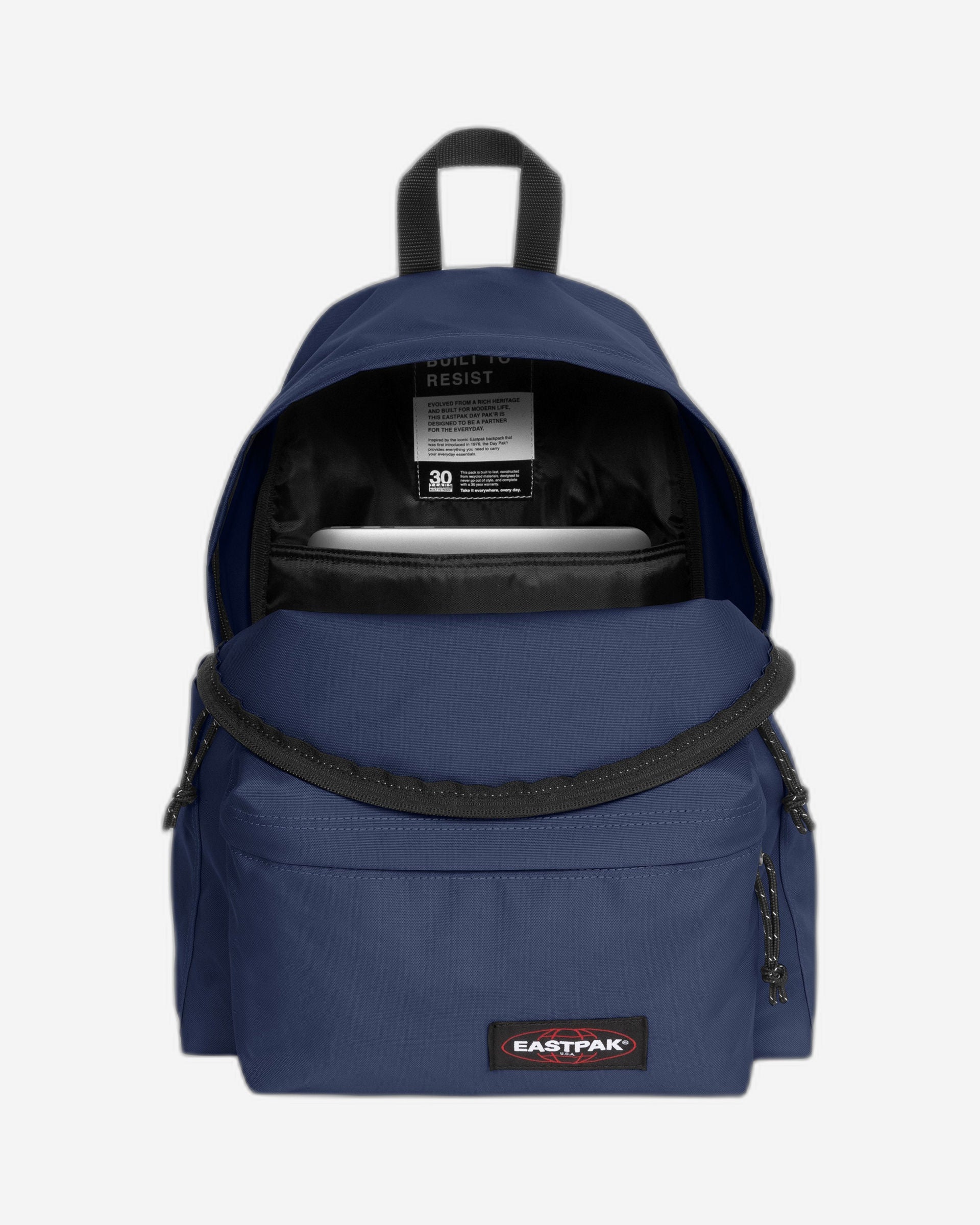 حقيبة ظهر Eastpak Day Pak'R Boat Navy متوسطة الحجم مع حامل زجاجات وجيب للكمبيوتر المحمول - EK0A5BG40O21