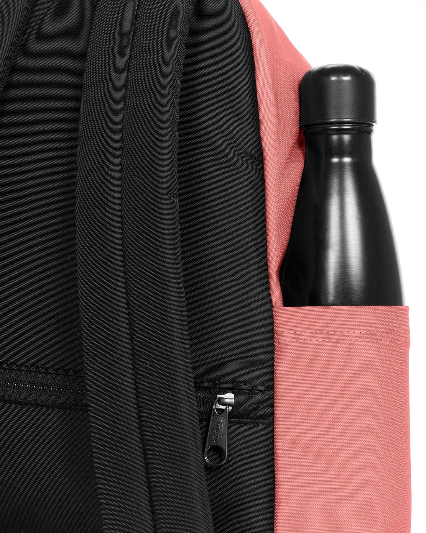 حقيبة ظهر إيستباك داي باك آر باللون الوردي الخوخي