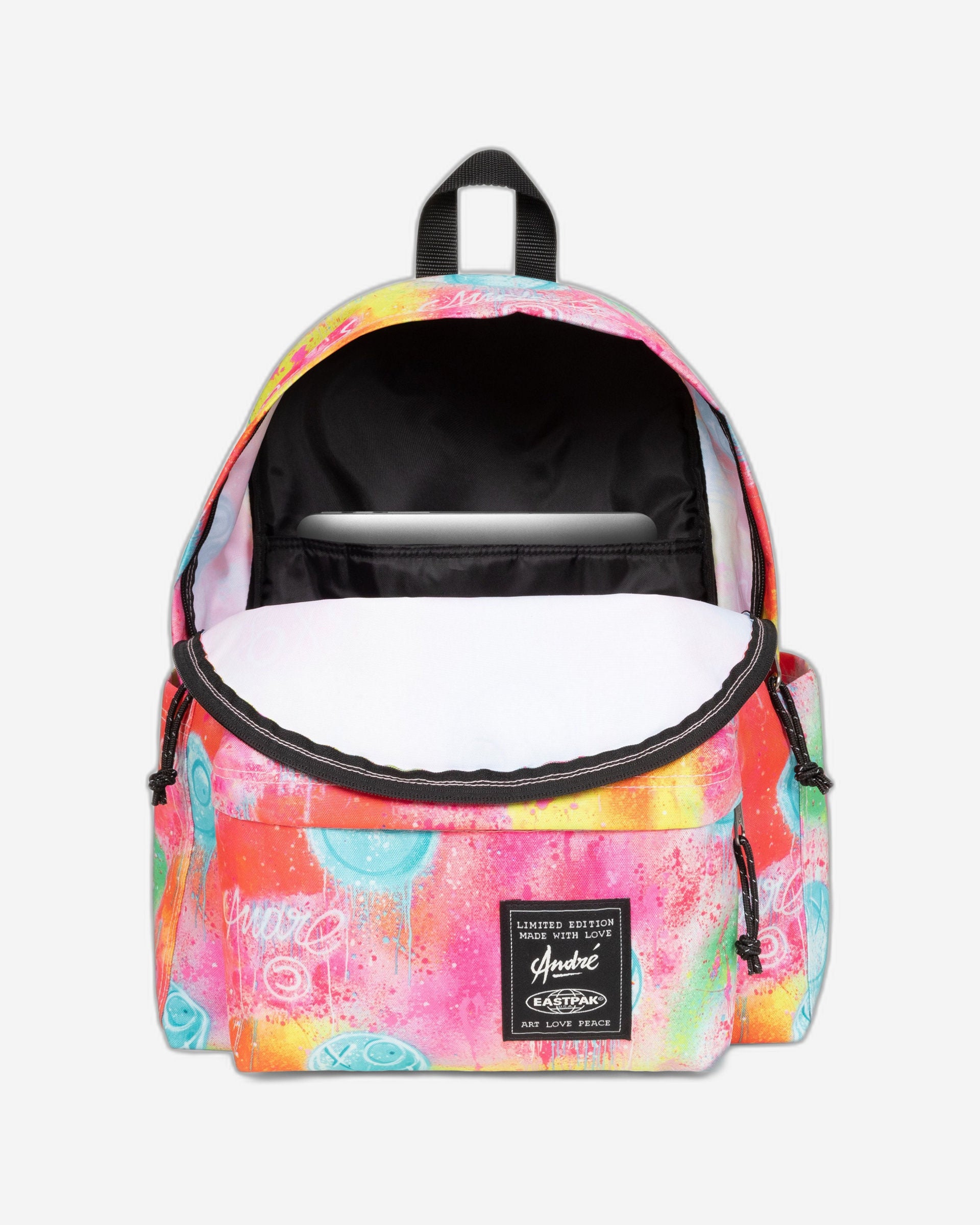 حقيبة ظهر Eastpak Day Pak'R Fluo Clouds متوسطة الحجم مع حامل زجاجات وجيب للكمبيوتر المحمول - EK0A5BG43O91