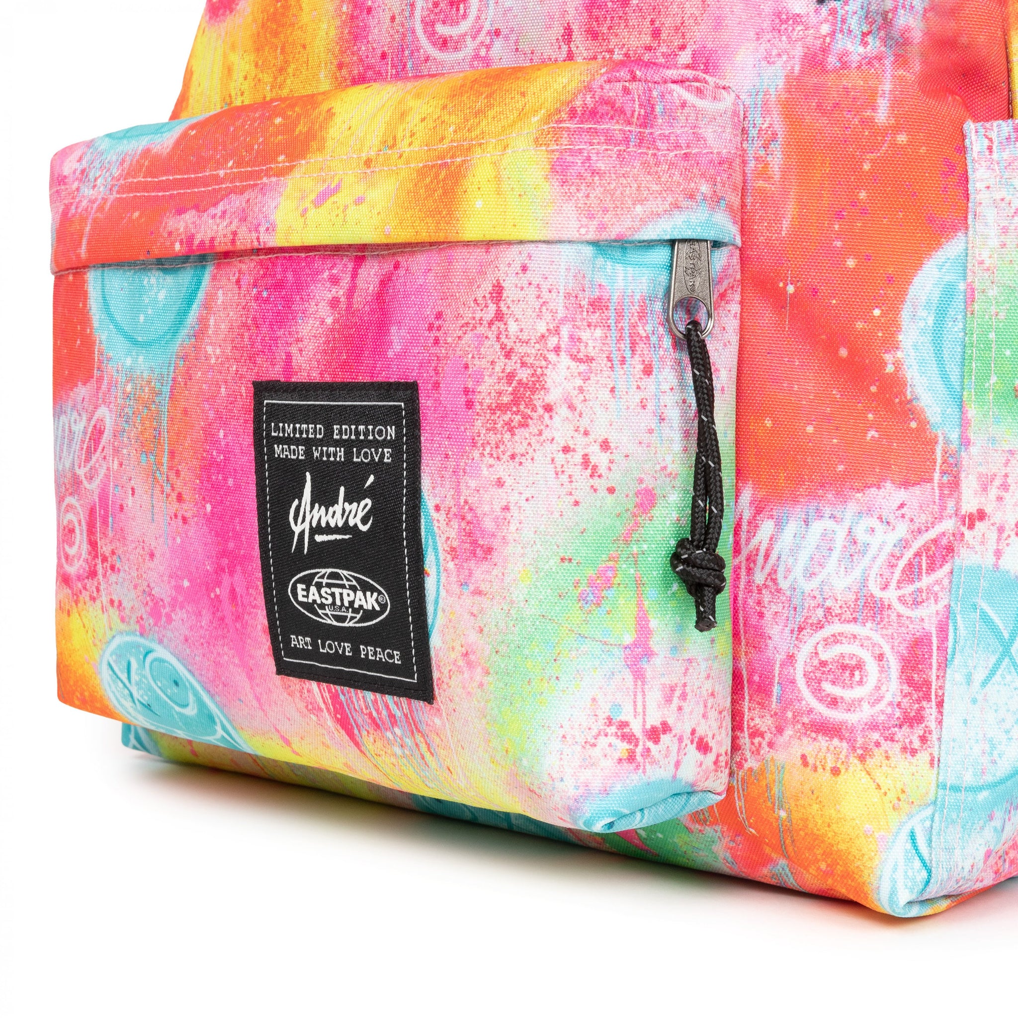 حقيبة ظهر Eastpak Day Pak'R Fluo Clouds متوسطة الحجم مع حامل زجاجات وجيب للكمبيوتر المحمول - EK0A5BG43O91