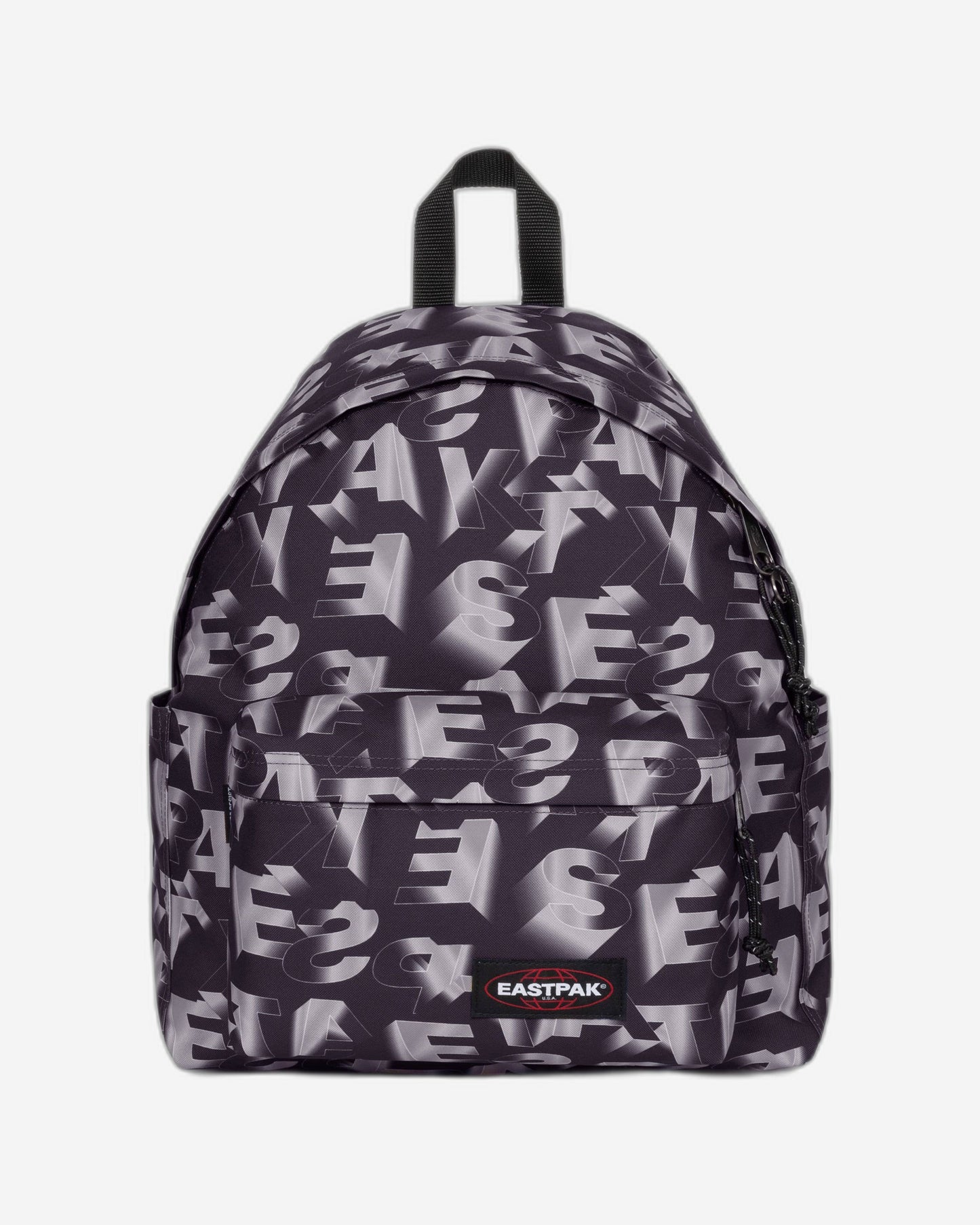 حقيبة ظهر متوسطة الحجم سوداء اللون من إيستباك داي باك آر بلوكتايب