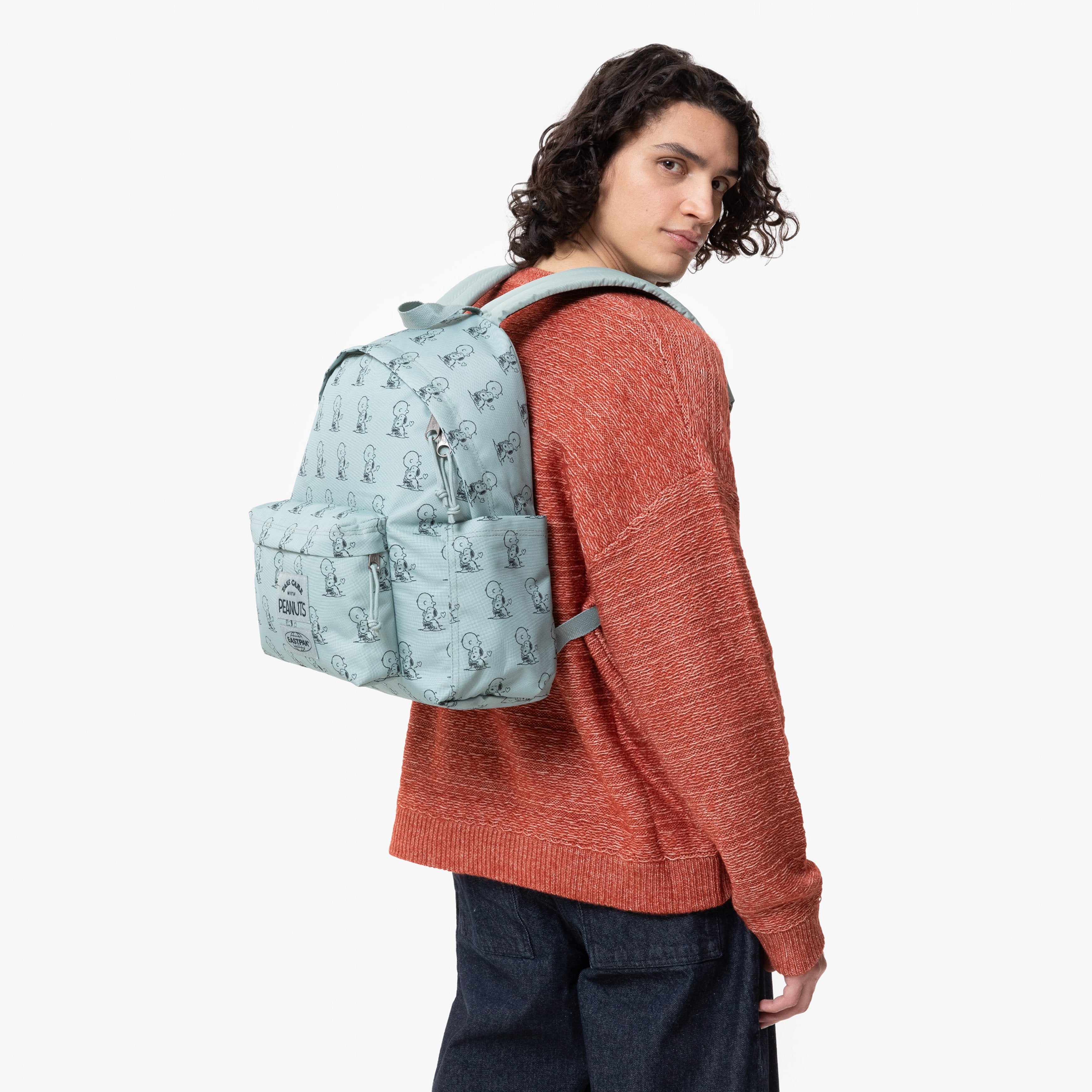 حقيبة ظهر Eastpak Day Pak'R Peanuts Mint متوسطة الحجم مع حامل زجاجات وجيب للكمبيوتر المحمول - EK0A5BG46O81