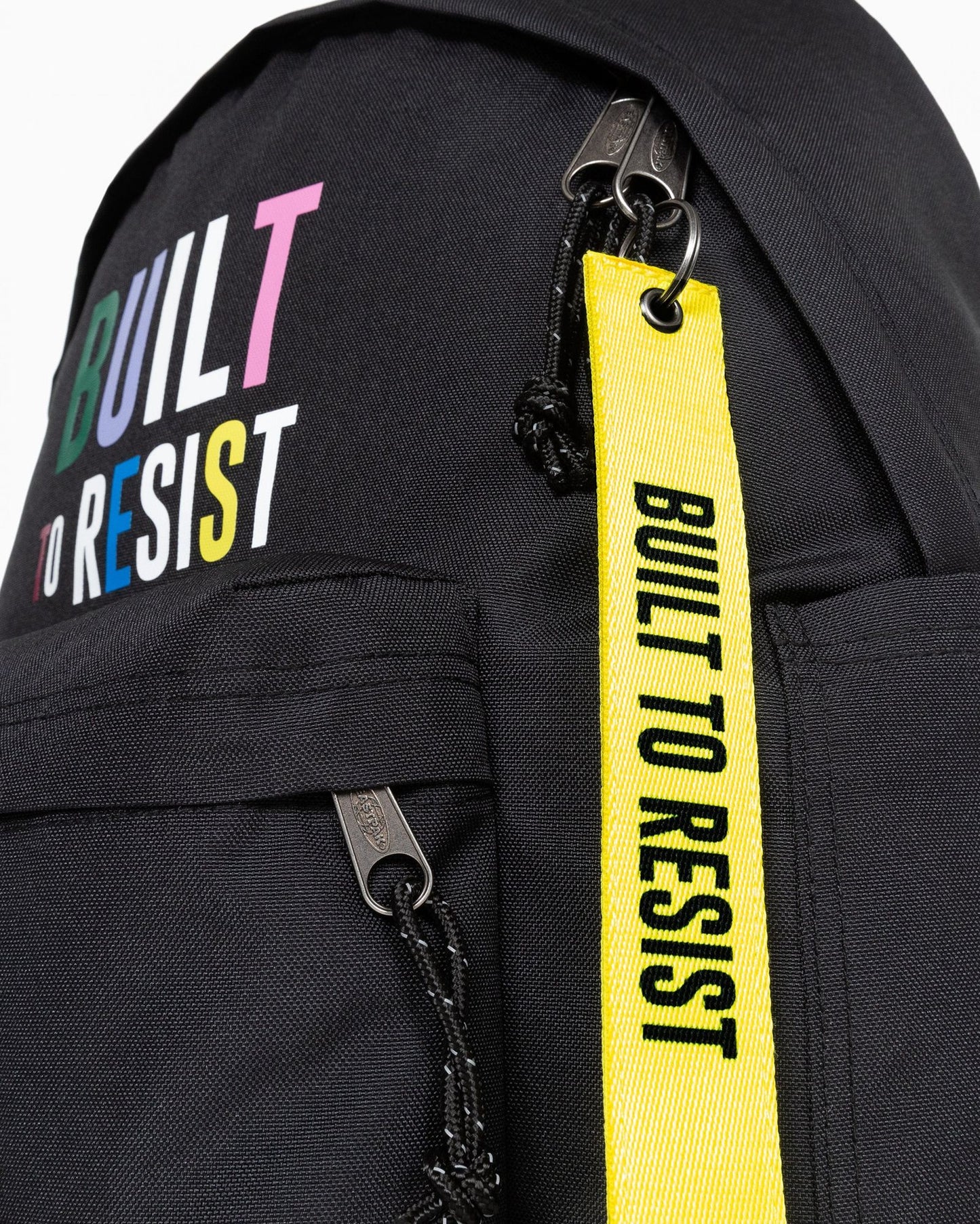 حقيبة ظهر إيست باك داي باك آر بولد بي تي آر سوداء متوسطة الحجم - EK0A5BG47D5