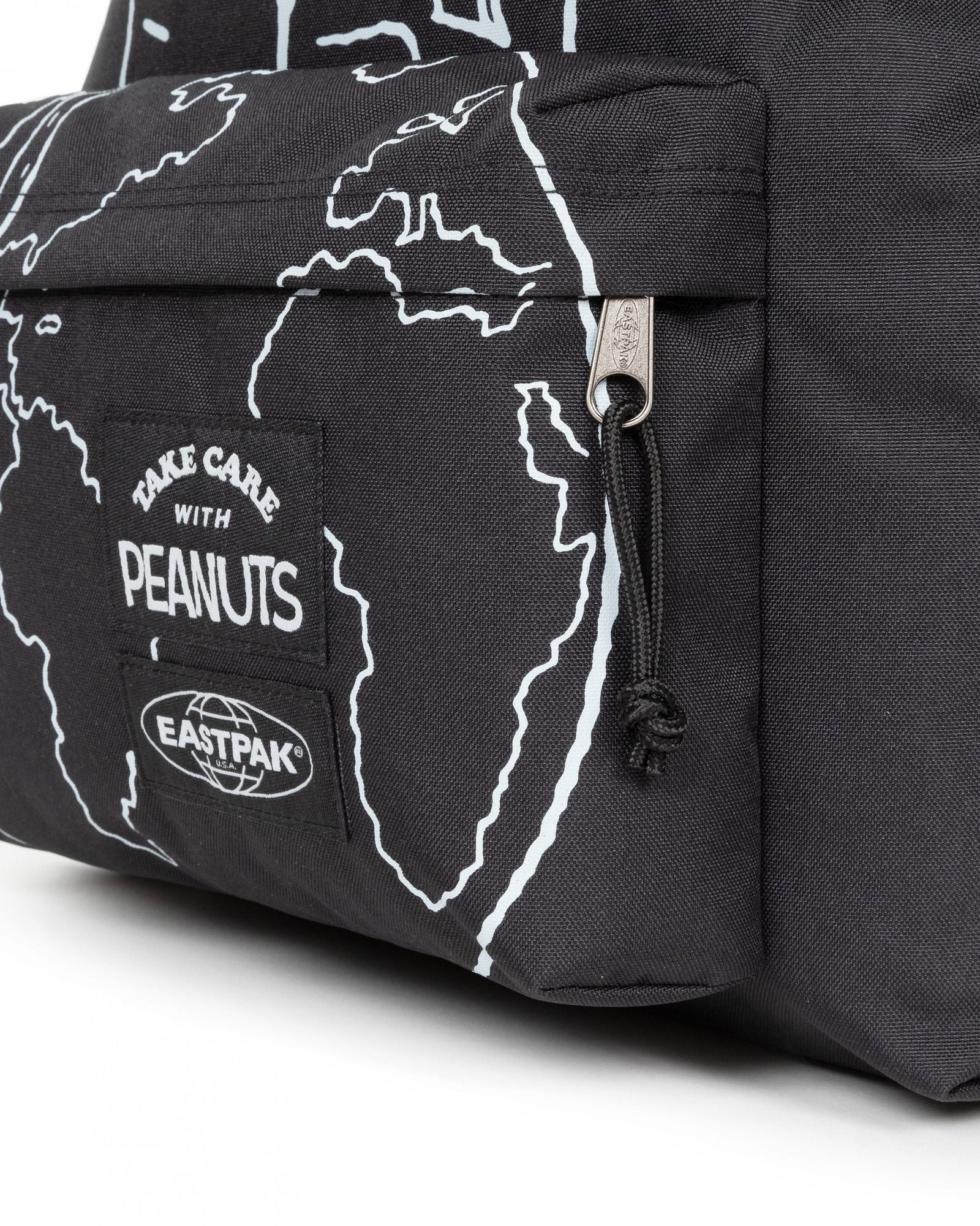 حقيبة ظهر Eastpak Day Pak'R Peanuts Placed متوسطة الحجم مع حامل زجاجات وجيب للكمبيوتر المحمول - EK0A5BG47O11