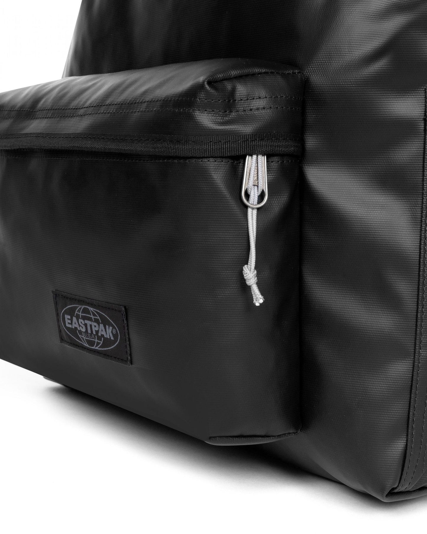 حقيبة ظهر متوسطة الحجم من إيستباك داي باك آر تارب، لون أسود