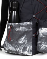 حقيبة ظهر Eastpak Padded Mount Lab Mount Lab كبيرة للكمبيوتر المحمول باللون الأسود - EK0A5BG79D2