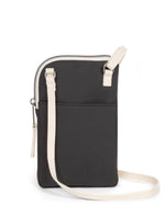 حقيبة إيست باك أب باوتش سوداء صغيرة محببة - EK0A5BGE9E81