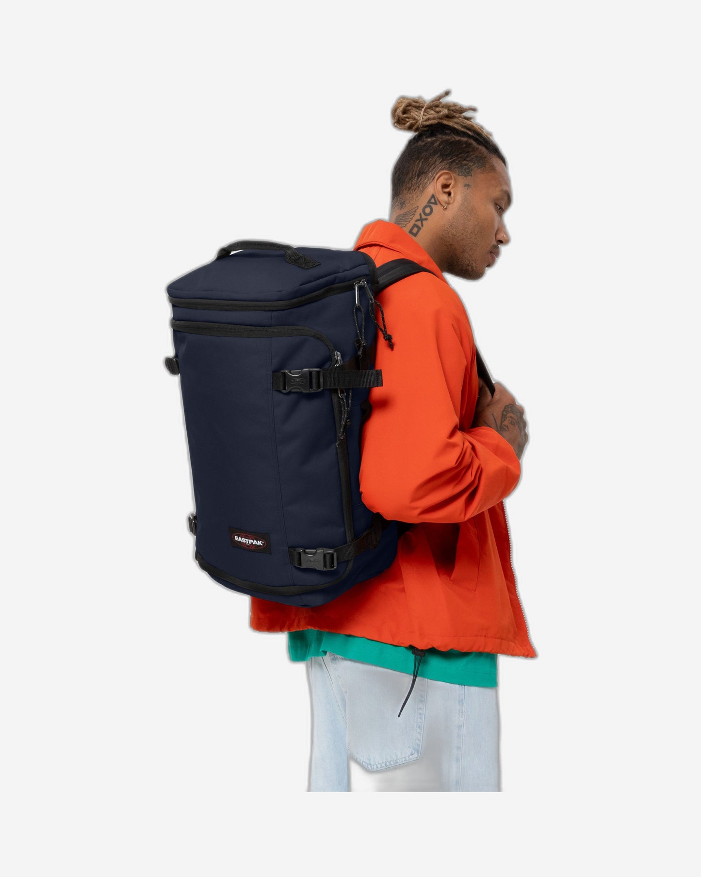 حقيبة دافل متوسطة الحجم من إيست باك كاراي باك ألترا مارين - EK0A5BHJL831