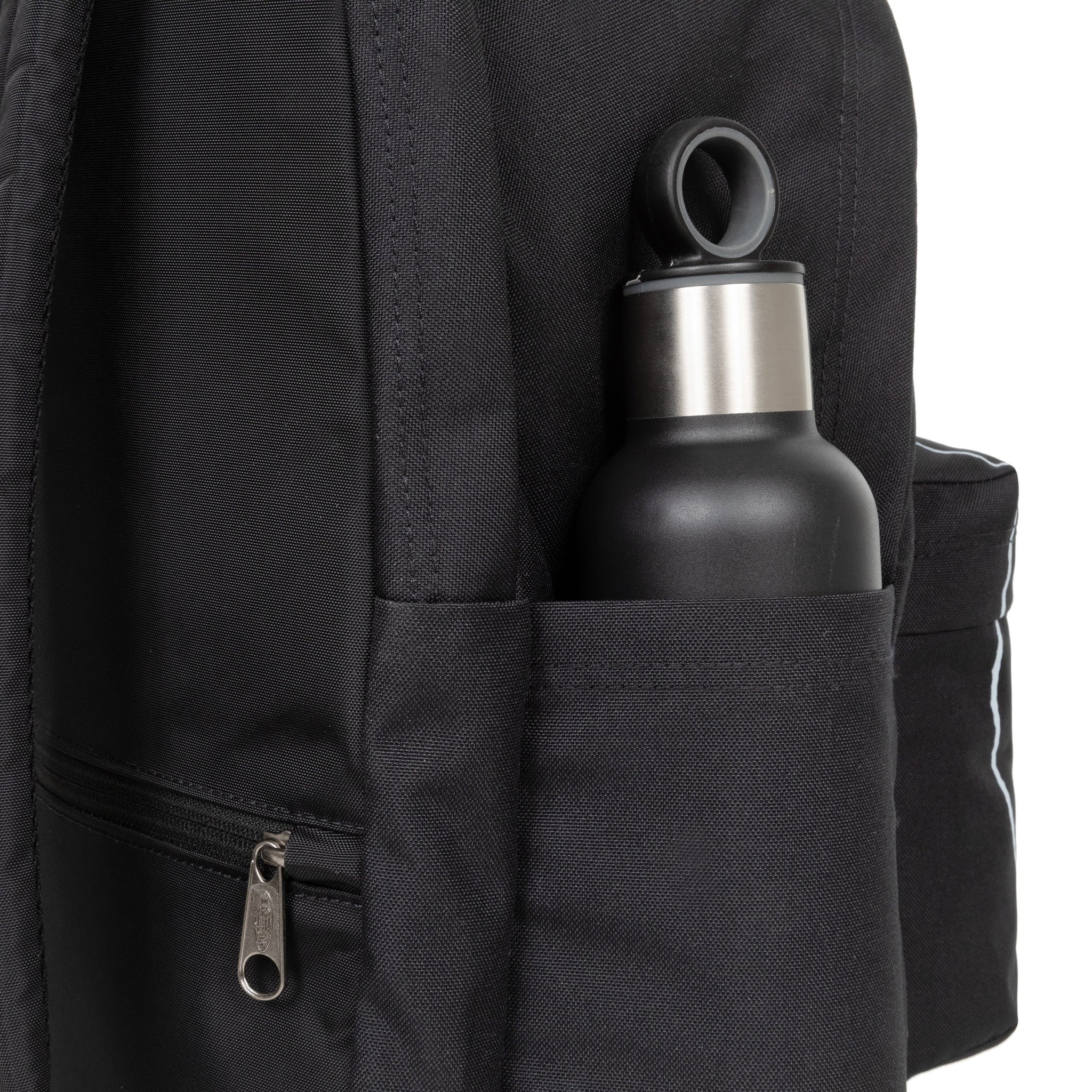 حقيبة ظهر إيستباك داي أوفيس متوسطة الحجم للكمبيوتر المحمول بتصميم الفول السوداني - EK0A5BIK7O11