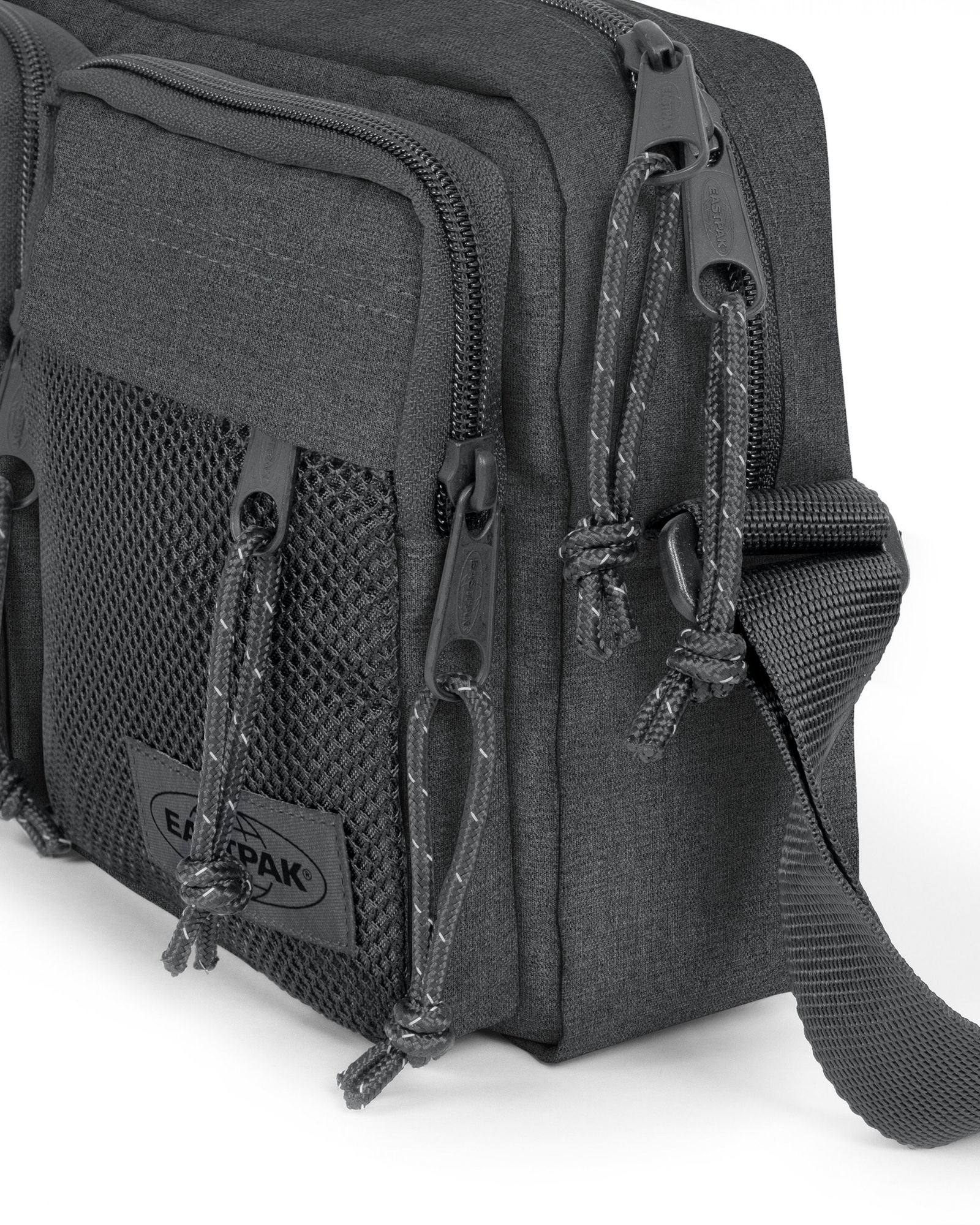 حقيبة خصر كبيرة من Eastpak Double Cross من قماش الدنيم الأسود - EK0A5BIU77H1